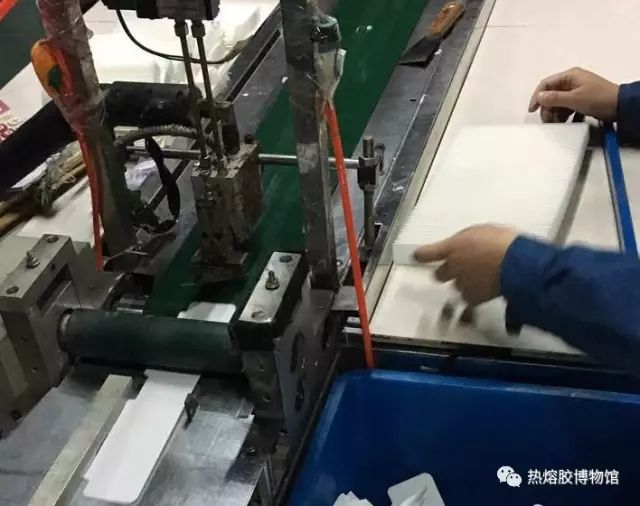 膠粘劑在汽車濾清器中的應(yīng)用